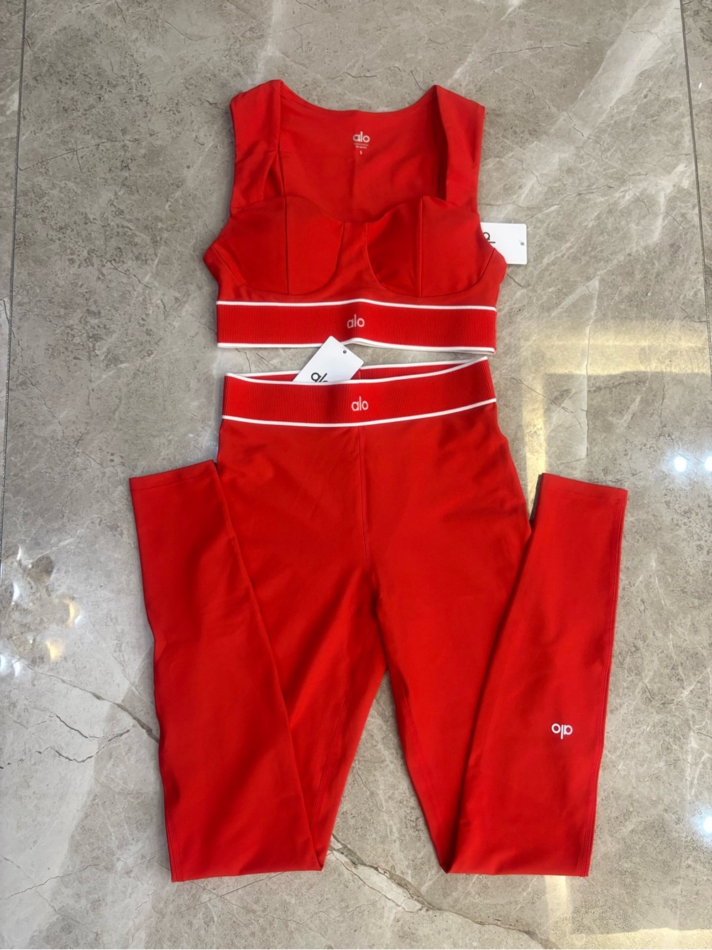 ALO Yoga Women's Red Leggings & Sports Bra Set - Picture 1 of 5